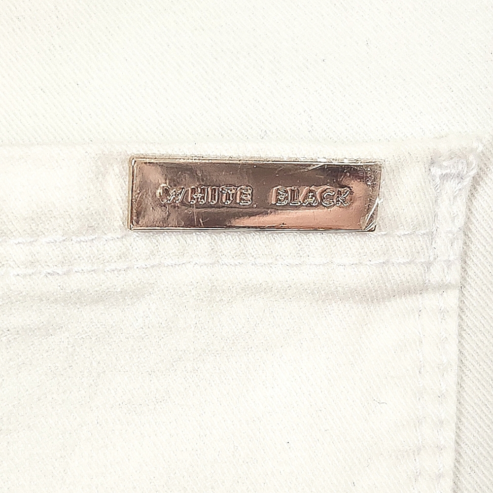 White House Black Market Women's Ankle Jeans in White - Picture 4 of 10